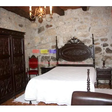 With 2 Bedrooms In Basto With Private Pool Enclosed Garden And Wifi 60 Km From The Beach *