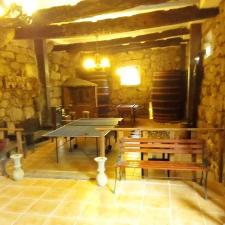 With 2 Bedrooms In Basto With Private Pool Enclosed Garden And Wifi 60 Km From The Beach * カベセイラス・デ・バスト